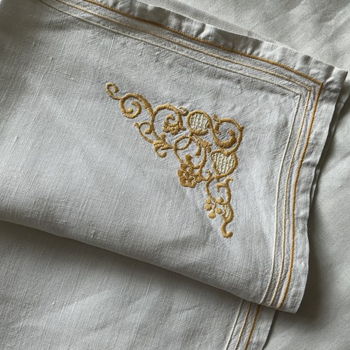 VINTAGE WHITE Cotton Corner Yellow EMBROIDERY TABLE MAT TRAY CLOTH 23 x 15.5” - Picture 3 of 8