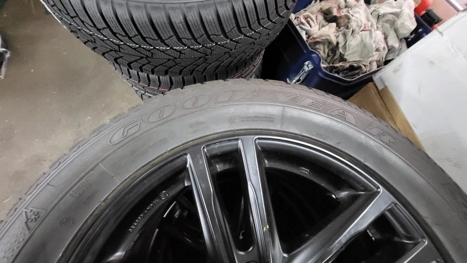 Kompletträder Winter BMW X5 (X-N1 bis BJ 2019) 4 x RIAL X10 Black 8,5x18 - Bild 3 von 4