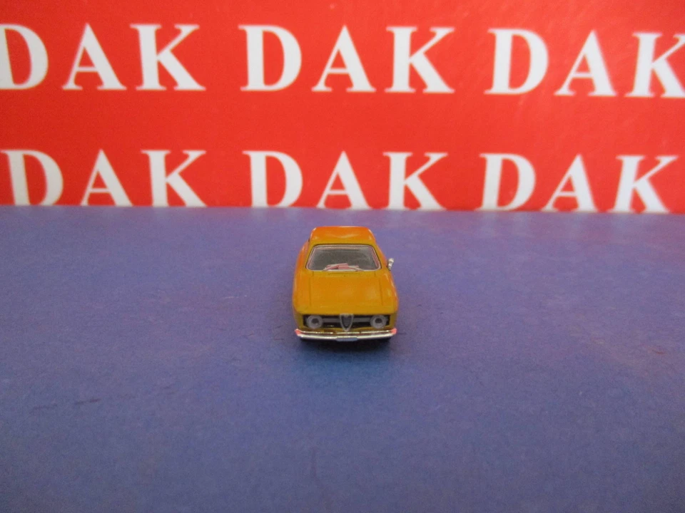 1/87 Modellino Auto Alfa Romeo Giulia Sprint GT Giallo Ocra by Brekina - Immagine 3 di 4