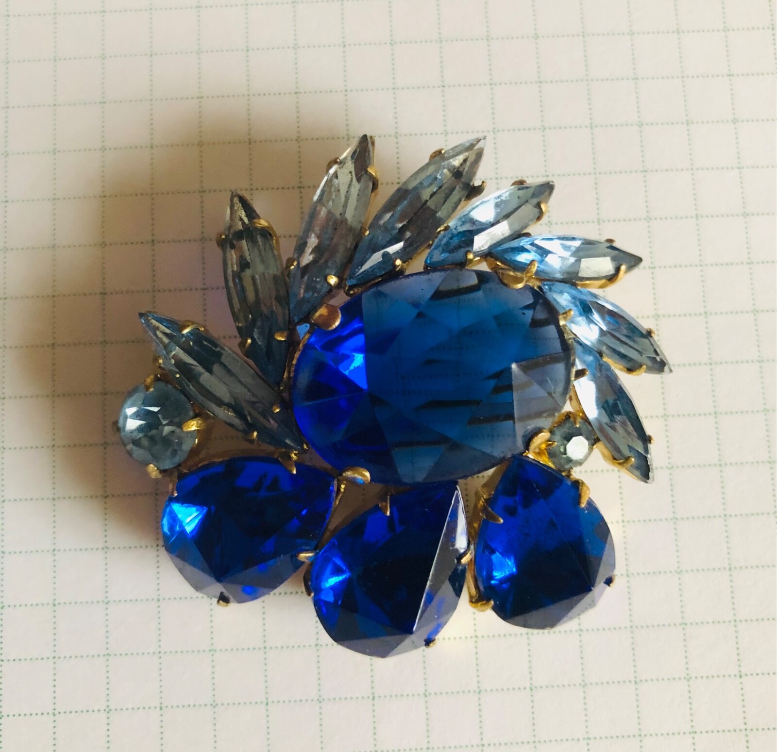 vintage blue rhinestone brooch