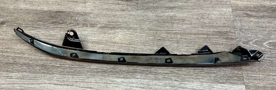 Extensión de rejilla moldeada LH 2021-2022 Honda Accord OEM 71167-TVA Foto 2 de 4