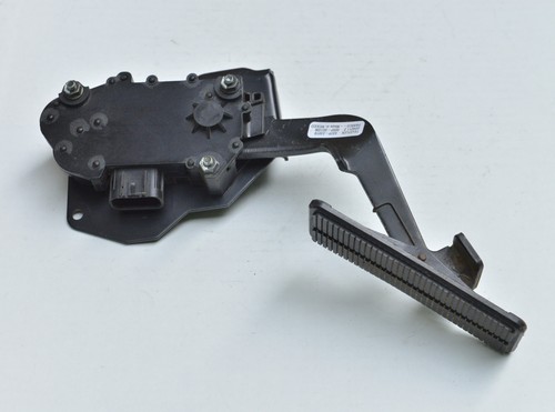 Accelerator Pedal Assembly for ISUZU NRR NPR-HD NPR NQR / 8979961860