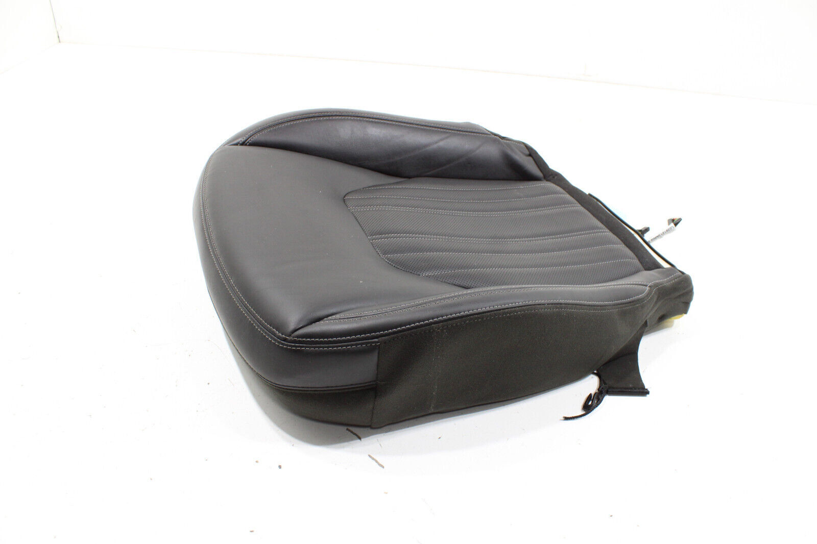 2017 - 2020 MASERATI LEVANTE FRONT RIGHT PASSENGER SEAT LOWER CUSHION BOTTOM OEM