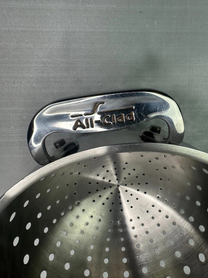All-Clad Stainless Steel Colander Pasta Strainer with Handle Sz 8.5'' - Image 4 of 4