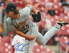 MAX KRANICK  PITTSBURGH PIRATES  ACTION SIGNED 8x10