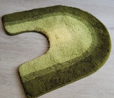 Race Moss Green Bath Mat 55x55 cm. Rug with Cutout