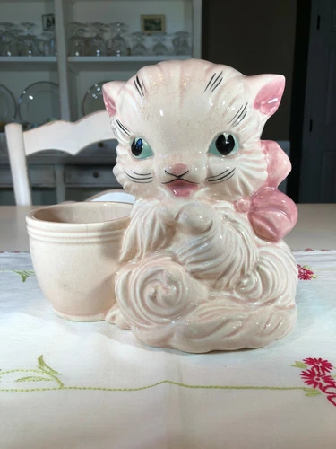Vintage Hull Pottery Pink Cat/Kitten Planter Mid Century Modern