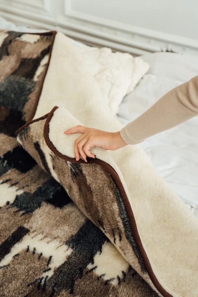 100% Wool Blanket Natural Sheepskin Throw | Warm Breathable Hypoallergenic Bed - Image 3 of 4
