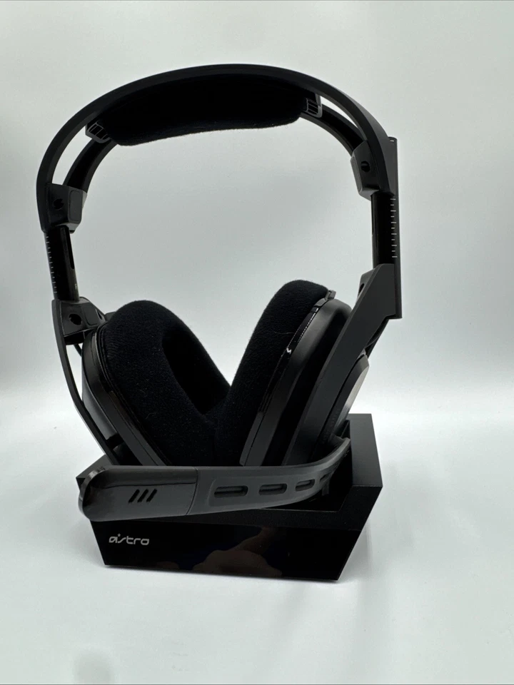 Astro A50 Gen 3 Wireless Gaming Headset – Black, with Charging Base and Cords - Image 3 of 4