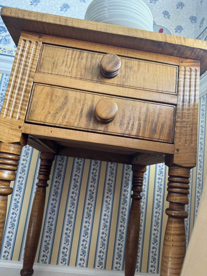 Mesa de trabajo de arce tigre americano Sheraton período temprano años 1800 Foto 3 de 4