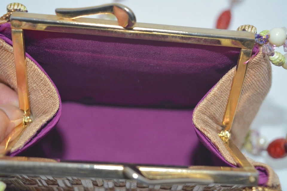 Mary Frances Vintage Boho Crossbody Kiss Lock Purse Woven Wicker Shell Bead - Image 4 of 4