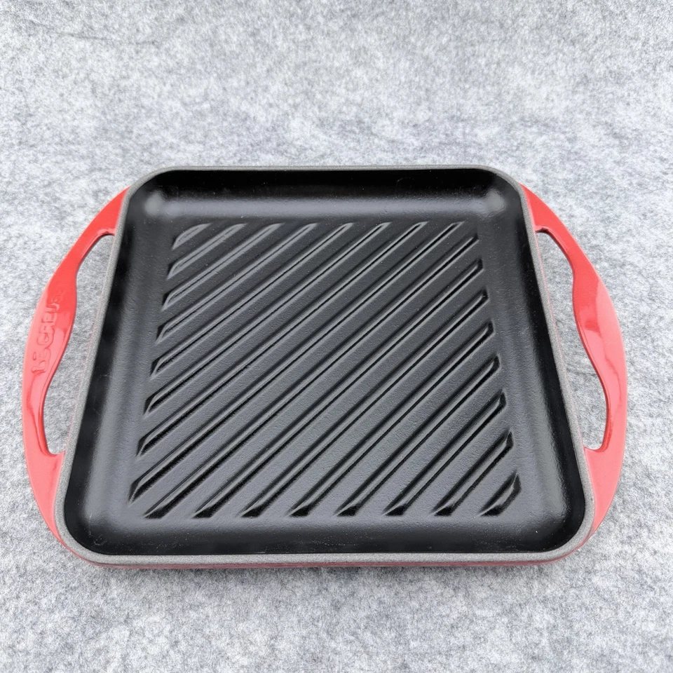 Le Creuset 9.5" / 24cm Square Grill Cast Iron Griddle Skillet Pan Cerise Red - Image 4 of 4