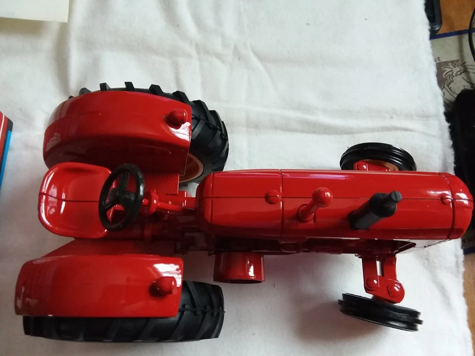 MASSEY-HARRIS 55 DIESEL TRACTOR 1992 TOY FARMER COLLECTOR EDITION - Image 3 of 4
