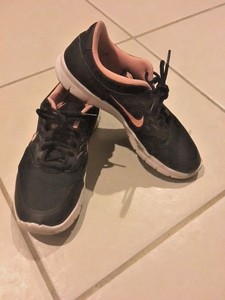 peach and black nike shoes