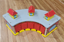 Thomas the Tank Engine Wooden Railway Tidmouth Station Roundhouse Train Shed