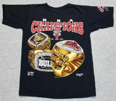 1990s JOSTENS CHICAGO BULLS 3 RINGS NBA CHAMPIONS T-SHIRT SIZE S