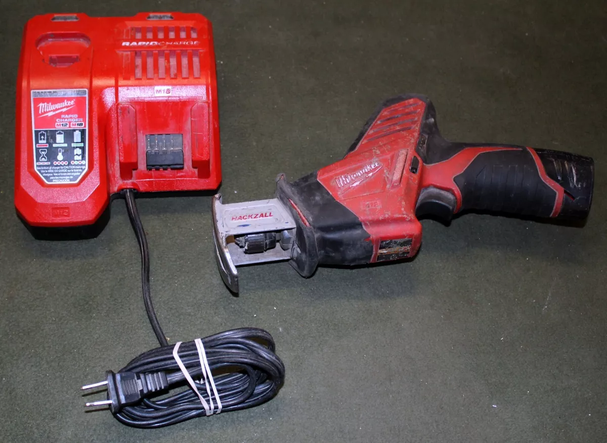 Milwaukee 2420 20 Lithium Ion 12V Cordless Hackzall Saw w Charger