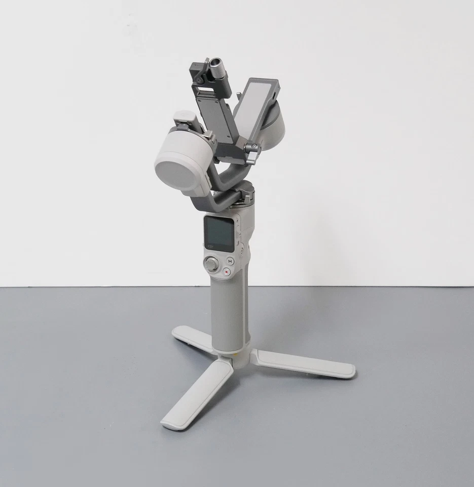 Mini estabilizador cardán de 3 ejes DJI RS 4 - gris CP.RN.00000442.01 Foto 2 de 4