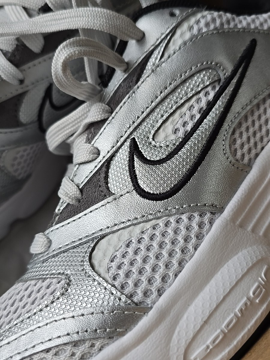 New Nike Women's Zoom Air Fire Shoes - Photon Dust/ Metallic