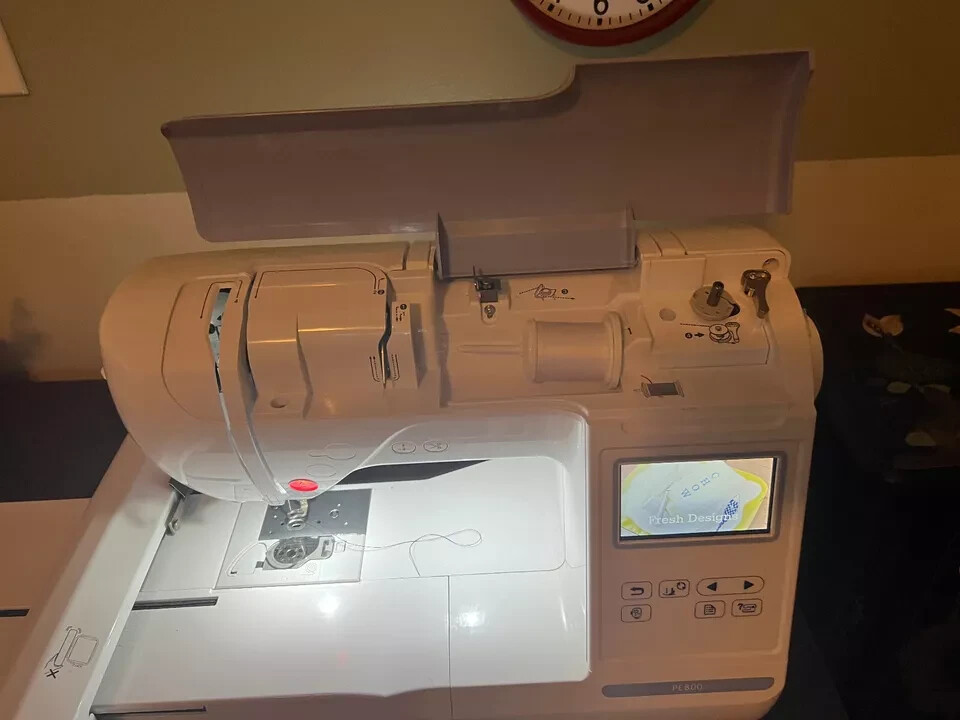 MINT BROTHER PE800 Embroidery Machine with Large Color Touch Screen w