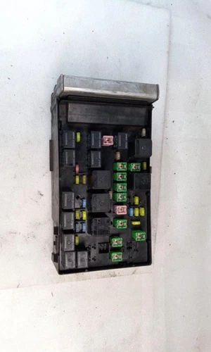 04869001AJA Caja Reles/Fusibles para CHRYSLER VOYAGER (RG) 2001 525191 - Imagen 1 de 9