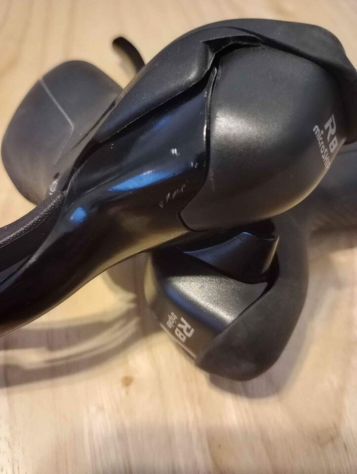 Microshift R8 3x8 shift/brake levers great shape