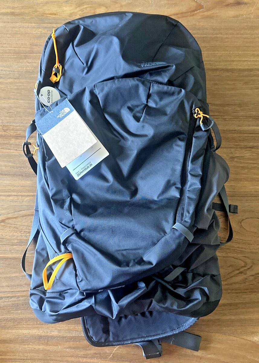 The North Face Zephyrus 26 S/M Trail Backpack BLK Internal Frame
