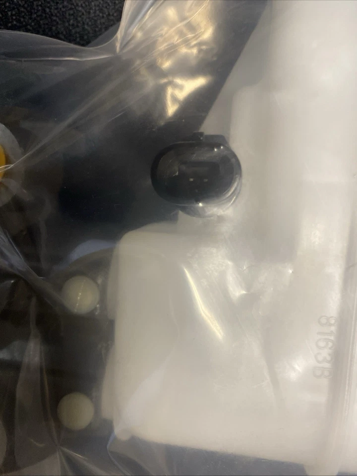 05-06 Chevy Equinox, cilindro de freno maestro Carquest Wearever, pieza #MCA630327 Foto 4 de 4