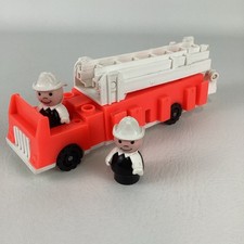 Fisher Price Play Family Little People Firetruck Fireman Figures Ladder Vintage