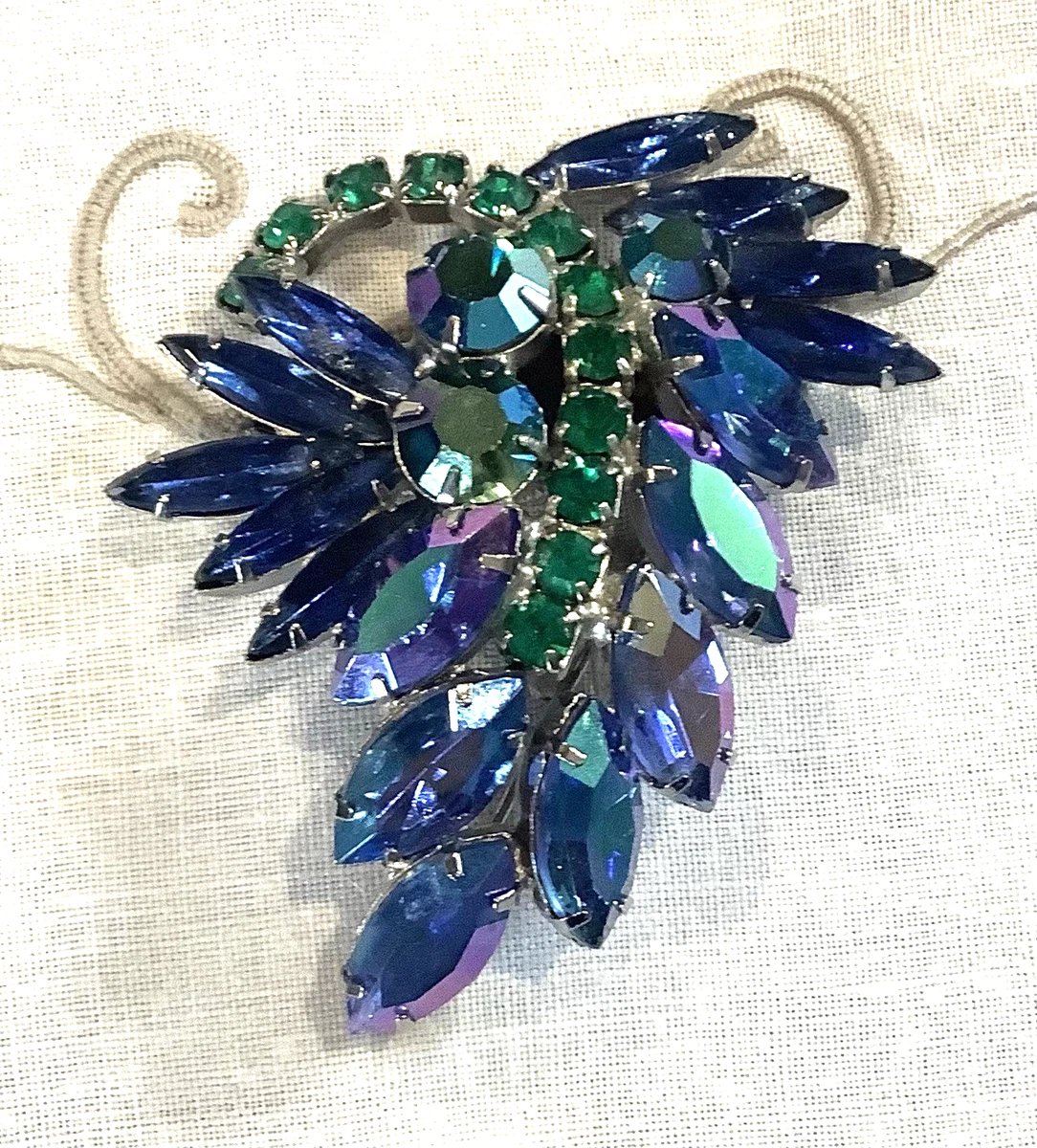 Weiss Christmas Jewelry In Vintage Designer Costume Pins