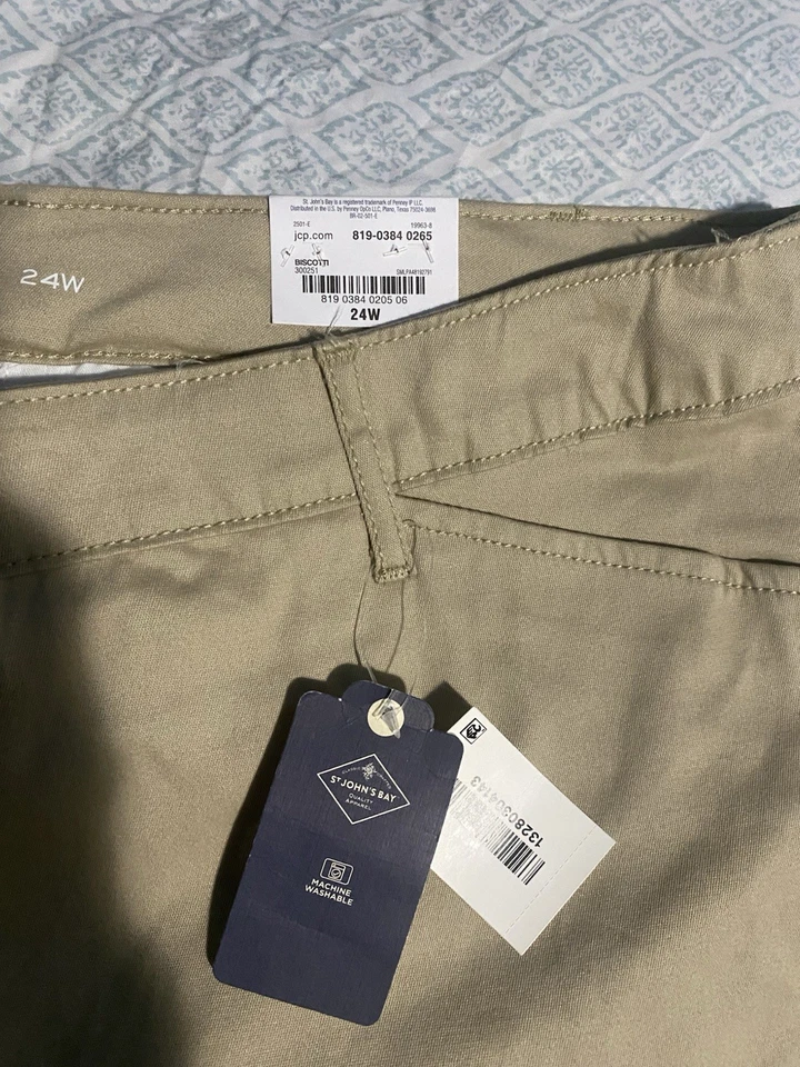 St John's Bay Women's Bermuda Shorts Size 24W Inseam 11.5 Inches New With Tags - Image 4 of 4