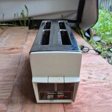 Vintage Proctor Silex Chrome 4 slice toaster Model T527WD