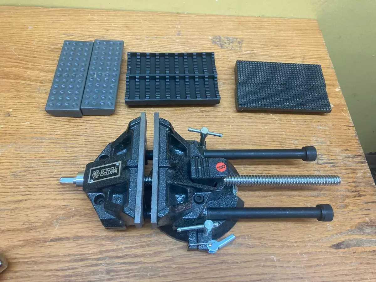 Bench Vise With Swivel Base 6