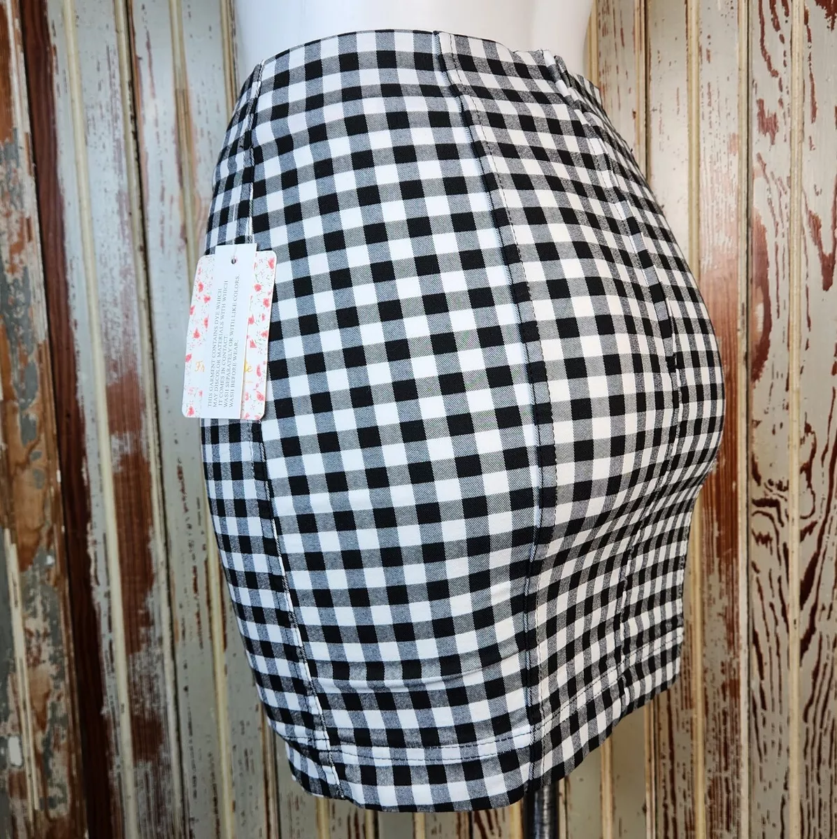 Black and white checkered skirt zipper top