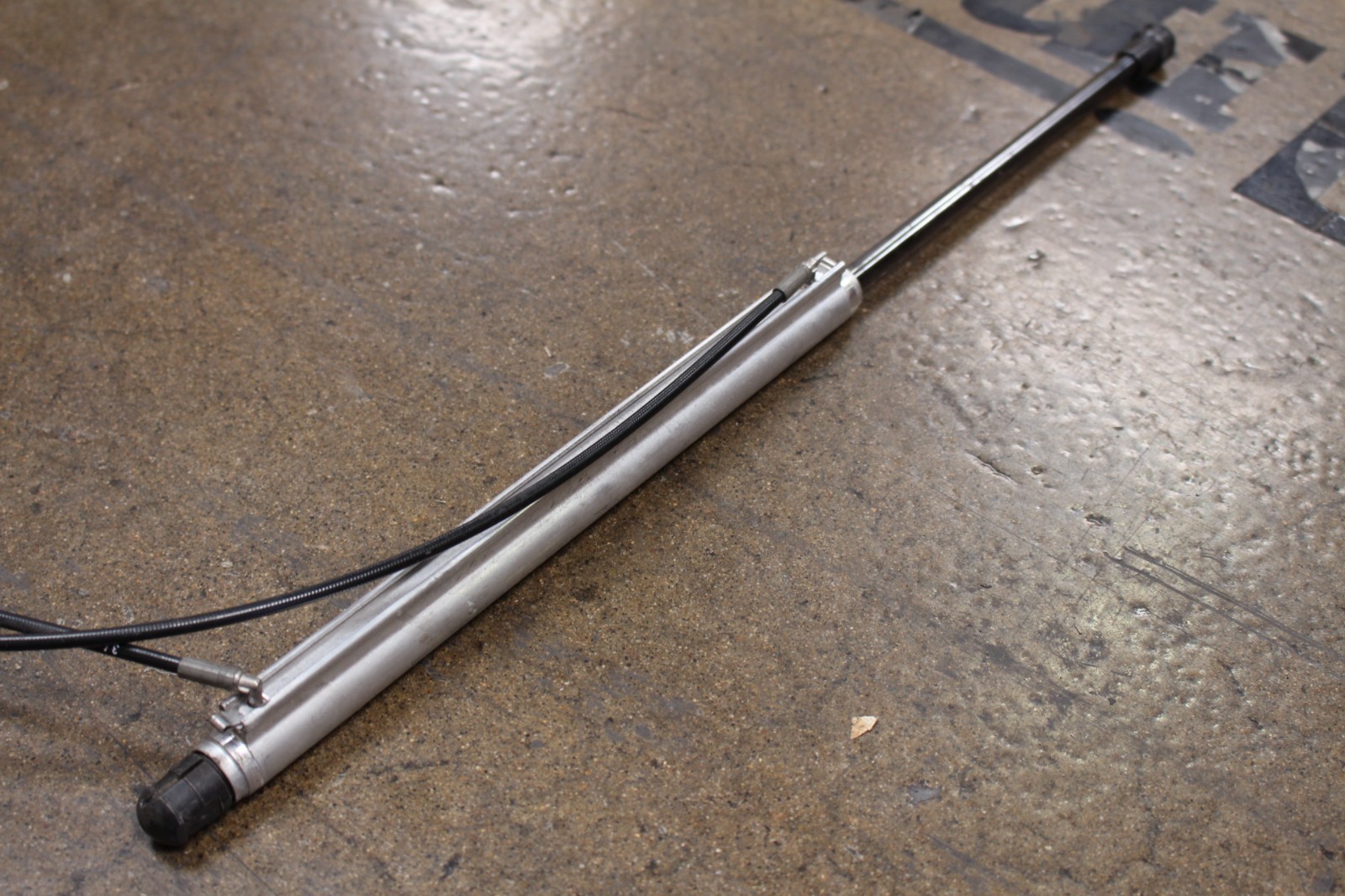 Lamborghini Gallardo, RH, Deck Lid Convertible Top Lift Cylinder, Used 407871604