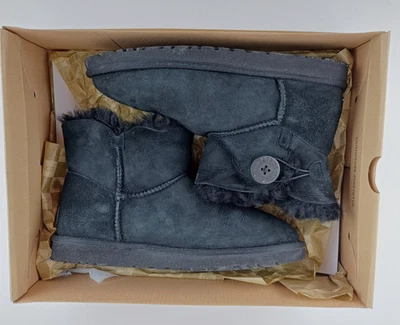 Boxed UGG Mini Bailey Button II Boots Black Sheepskin Suede Size 6.5