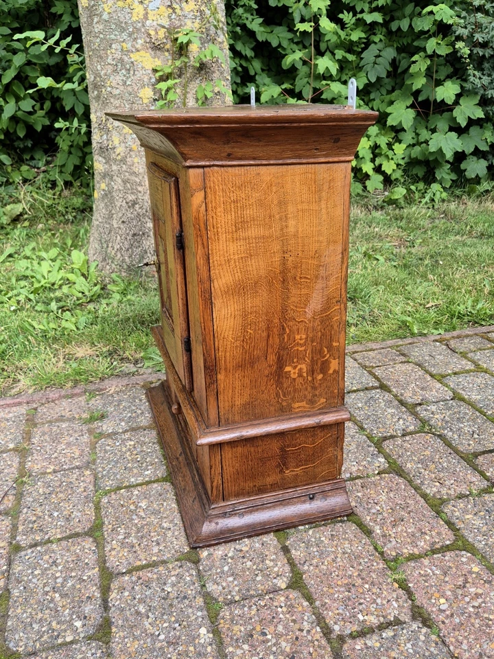 sehr alter massiver Hängeschrank Wandschrank - antiker Holzschrank aus Eiche - Bild 4 von 4