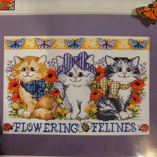 "FLOWERING FELINES" Design Works Counted Cross Stitch Kit - Picture 2 of 4
