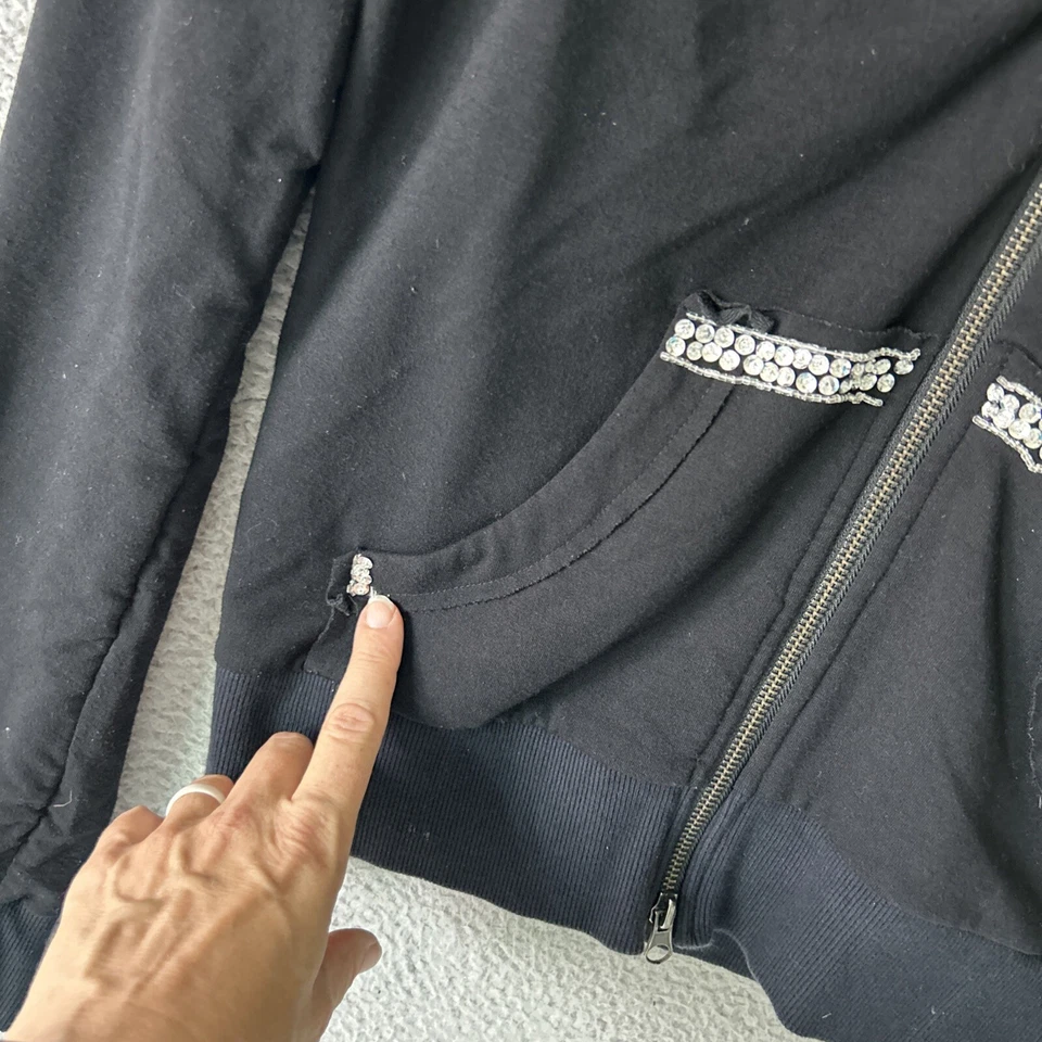 BOSTON PROPERY Y2K Bling Sudadera con Capucha Mujer Pequeña Negra Flor De Lis Estrás Chaqueta Foto 3 de 4