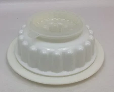 Tupperware Dessert Jello Gel Ring Mold Small Jello Mold White 2 1/2 Cup
