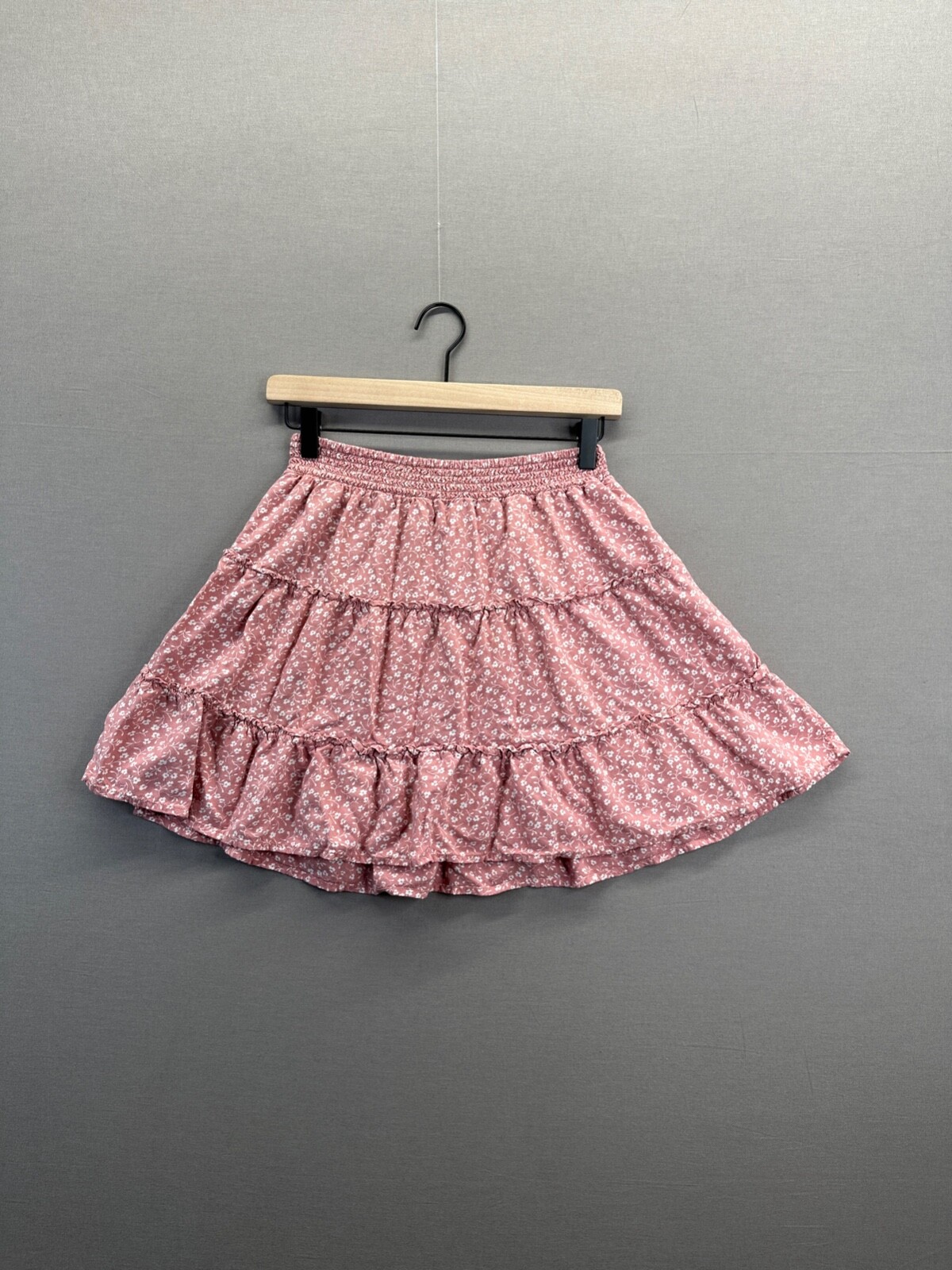 Hollister Womens Pink Floral Skirt with Elastic Waist Ultra High Rise Size Small