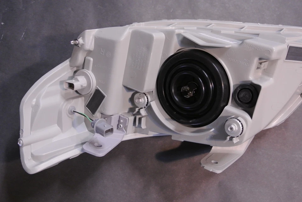 雪佛兰 Aveo5 卤素头灯右乘客侧 2010 - 2011 — 第 3/4 张图片