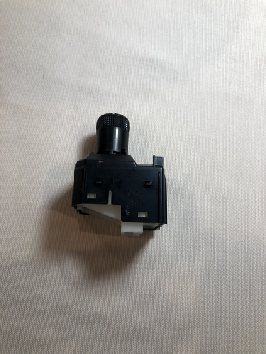 84872-0K020 - Genuine Toyota SWITCH OUTER MIRROR 84872-0K020 - Picture 8 of 10