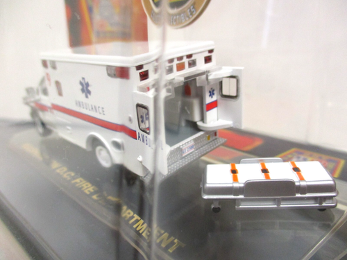 CODE 3 - WASHINGTON D.C. EMS - FORD E350 AMBULANCE #9 - 1/64 - Picture 6 of 15