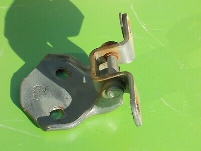 MAZDA RX-7 86-91 FRONT RIGHT DOOR LOWER HINGE OEM B09258240 DX SE GTX WITH  BOLTS