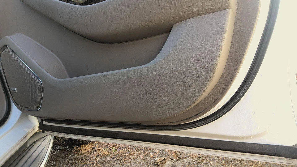 15 GMC YUKON Front Door Passenger Sidesummit White=gaz — 第 2/2 张图片