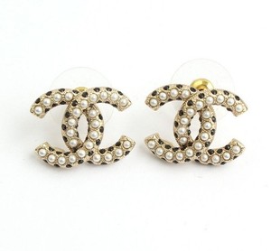 Authentic CHANEL CC Logo Pearl Crystal Gold-Plated Earrings 26811653 [P]