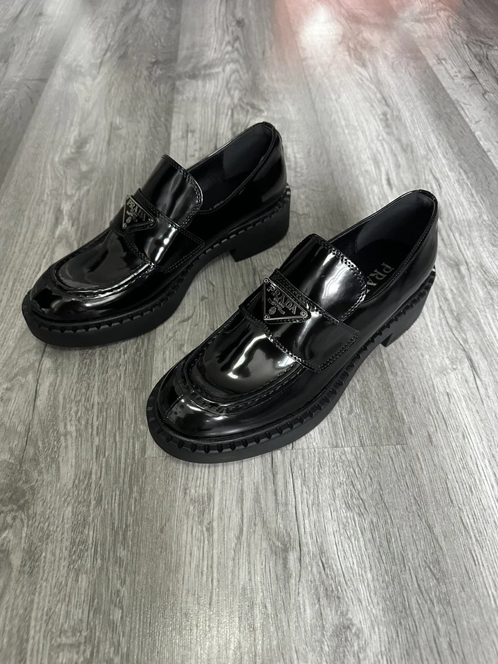 Chaussure Prada Mocassins Taille 40 EU  - Photo 1/4