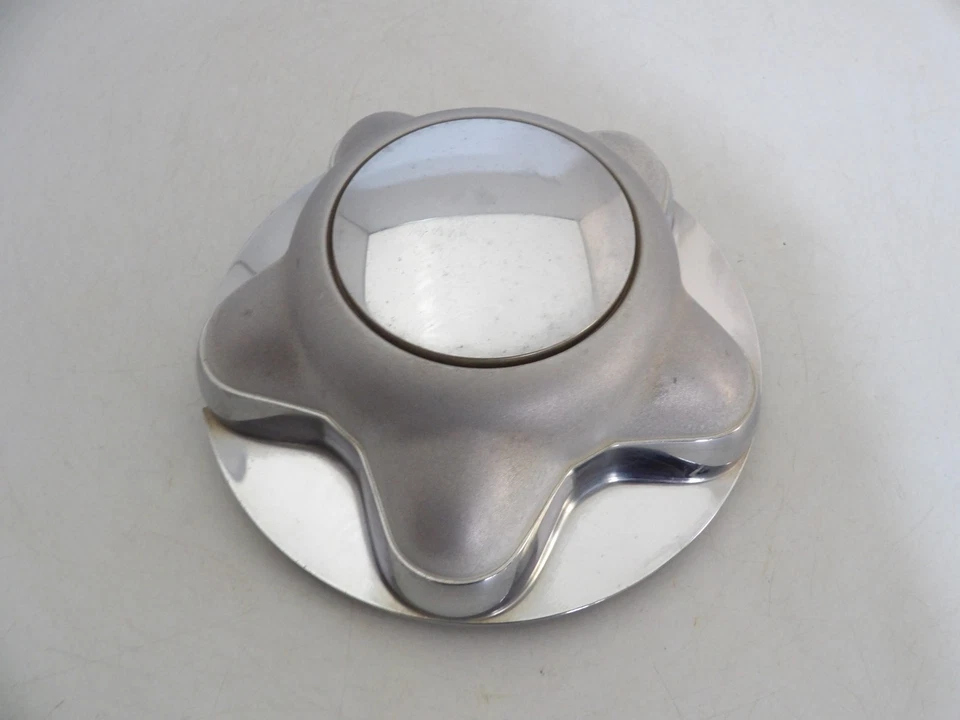 Ford F150 or Expedition center cap, two-tone, 1997 1998 99-2004 # F65A-1A096-CA Foto 4 de 4