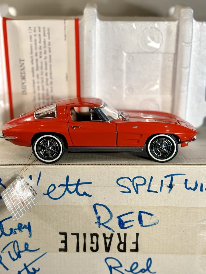 Franklin Mint 1/24 Chevrolet Corvette C2 Stingray Coupe 1963 Red Model Car NIB - Image 3 of 4